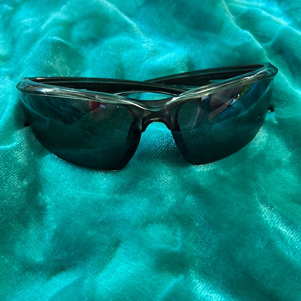 Columbia Men's wraparound Sunglasses